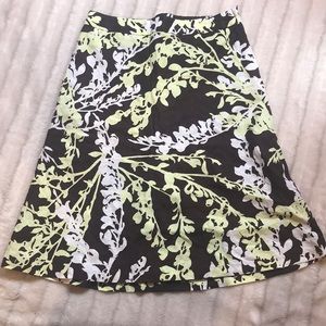 H&M brown floral linen skirt, size 8.